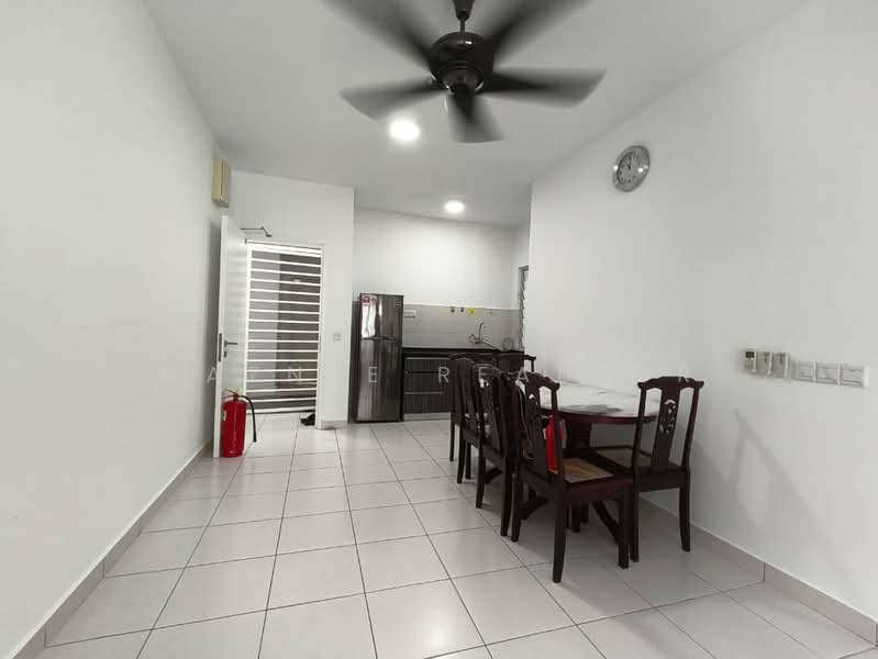 Pangsapuri untuk Disewa di Karisma @ Eco Majestic - Maznee Realtor - Dining Room - PropertyGuru.com.my