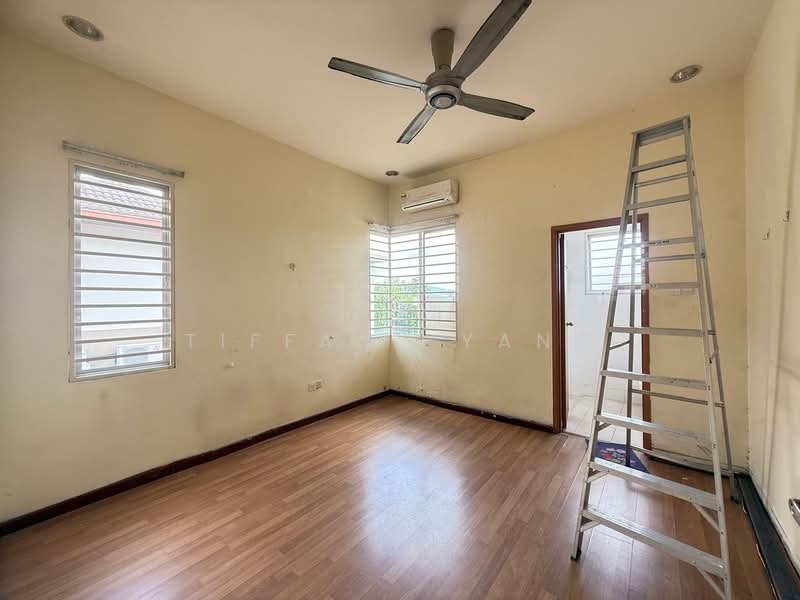 Semi-Detached House for Sale in Taman Anggun (Rawang) - Tiffany Yang - Bilik Tidur - PropertyGuru.com.my