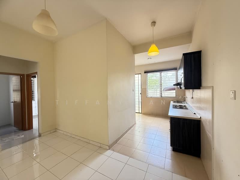 Semi-Detached House for Sale in Taman Anggun (Rawang) - Tiffany Yang - Kitchen - PropertyGuru.com.my