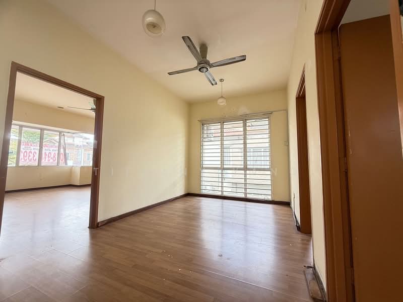 Semi-Detached House for Sale in Taman Anggun (Rawang) - Tiffany Yang - Upstair Living Room - PropertyGuru.com.my