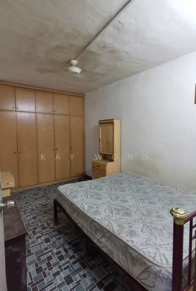 Pangsapuri untuk Dijual di Taman Kampar - Kay Wong - Bedroom - PropertyGuru.com.my