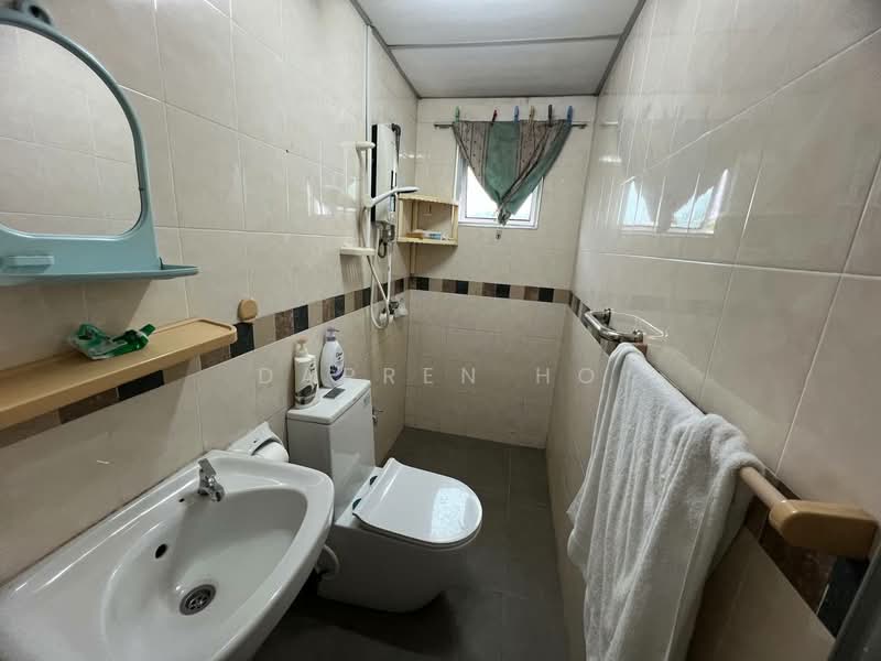 Apartment for Sale at Bistari Impian Apartment - Darren Ho - Bathroom - PropertyGuru.com.my