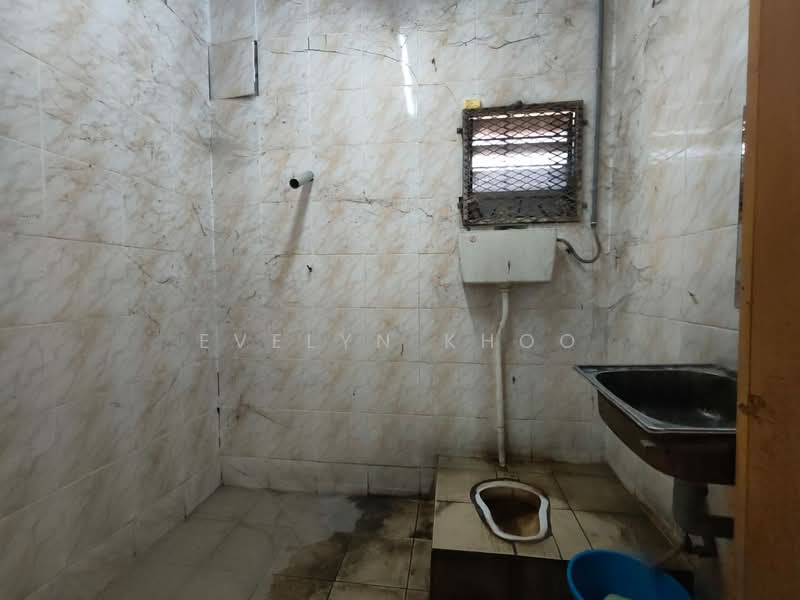 Warehouse for Rent in Sungai Choh (Serendah) - Evelyn Khoo - Bathroom - PropertyGuru.com.my