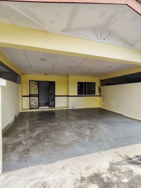 2-storey Terraced House for Rent in Taman Desa Ilmu (Samarahan) - Thomas Tong - Car Park - PropertyGuru.com.my
