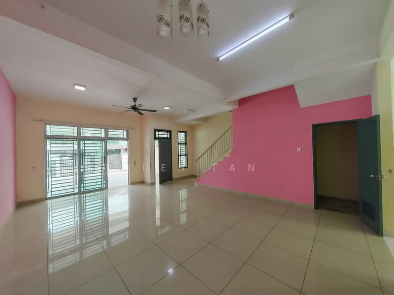 2-storey Terraced House for Sale in Johor Bahru (Johor) - Iden Tan - Living Room - PropertyGuru.com.my