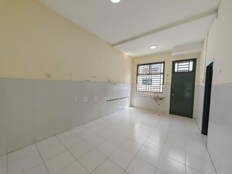 2-storey Terraced House for Sale in Johor Bahru (Johor) - Iden Tan - Kitchen - PropertyGuru.com.my