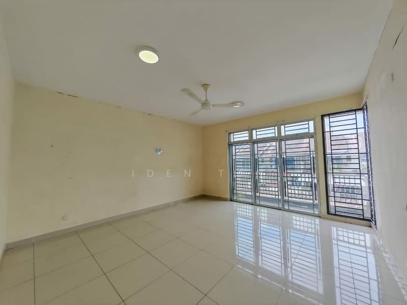 2-storey Terraced House for Sale in Johor Bahru (Johor) - Iden Tan - Living Room - PropertyGuru.com.my