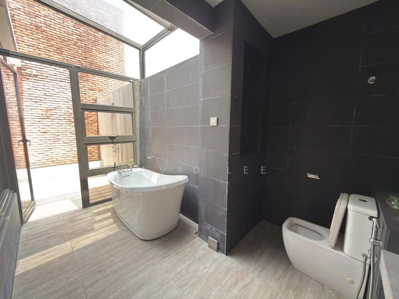 4-storey Terraced House for Rent in Taman Villa Senja (Rawang) - David Lee - Bathroom - PropertyGuru.com.my