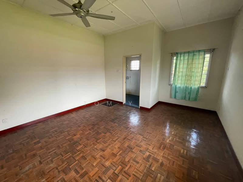 Bungalow House untuk Dijual di Bandar Country Homes (Rawang) - Tom Yip - Interior - PropertyGuru.com.my