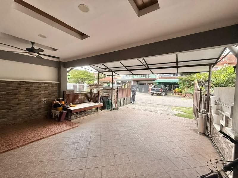 Terraced House for Sale in Taman Pinggiran Usj (Subang Jaya) - Salawati Busro - Exterior - PropertyGuru.com.my