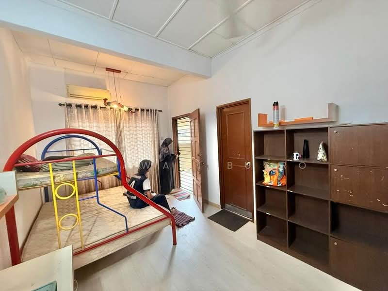 Terraced House for Sale in Taman Pinggiran Usj (Subang Jaya) - Salawati Busro - Bedroom - PropertyGuru.com.my