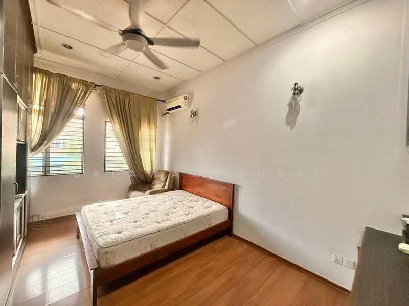 Terraced House for Sale in Taman Pinggiran Usj (Subang Jaya) - Salawati Busro - Bedroom - PropertyGuru.com.my