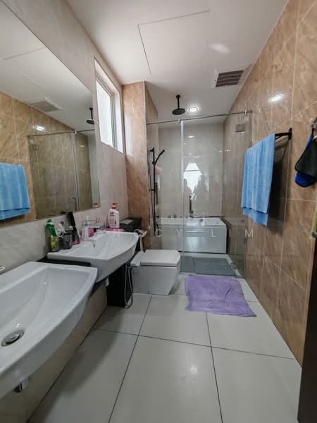 Service Residence for Rent at Paragon Suites @ CIQ - Quinccy Lim - Bathroom - PropertyGuru.com.my