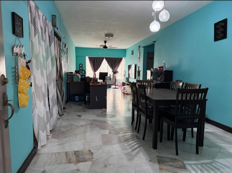Pangsapuri untuk Dijual di Sri Intan 2 - Selvam . - Living Room - PropertyGuru.com.my