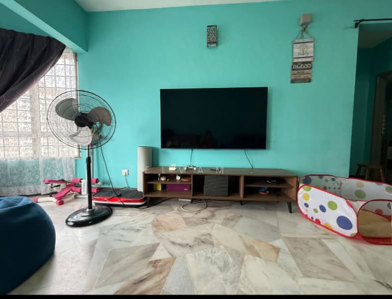 Pangsapuri untuk Dijual di Sri Intan 2 - Selvam . - Living Room - PropertyGuru.com.my