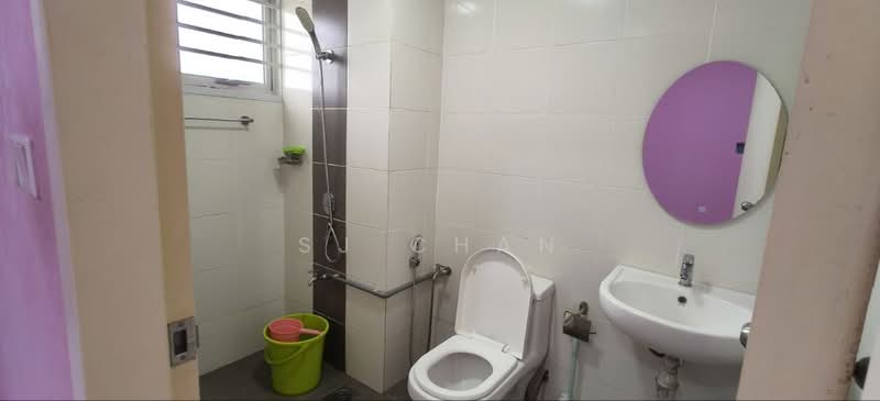 Pangsapuri untuk Disewa di Permas Ville Apartment - SJ CHAN - Bathroom - PropertyGuru.com.my