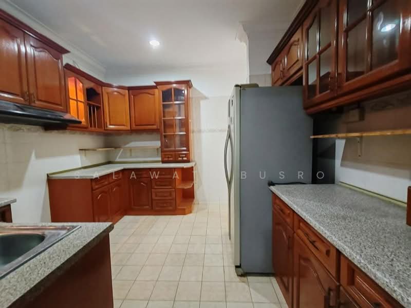 Rumah Teres 2-Tingkat untuk Dijual di Kota Kemuning (Shah Alam) - Salawati Busro - Kitchen - PropertyGuru.com.my