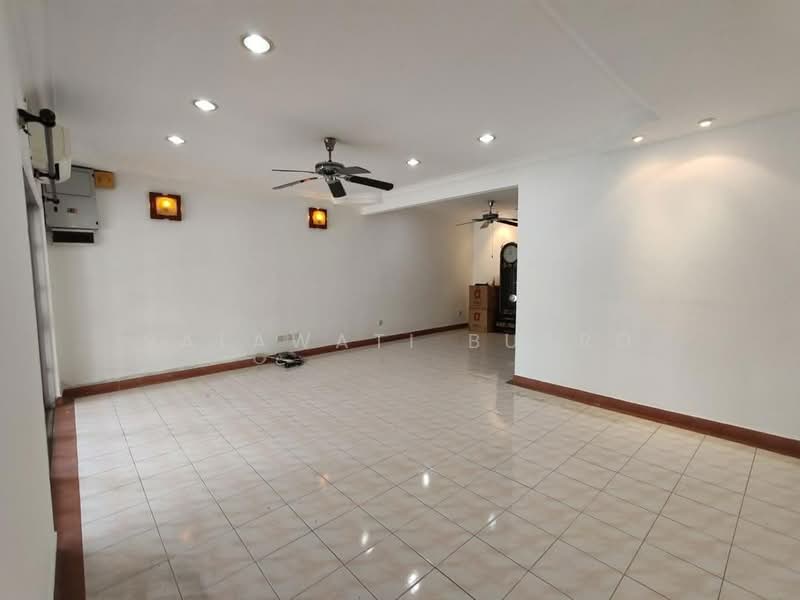 Rumah Teres 2-Tingkat untuk Dijual di Kota Kemuning (Shah Alam) - Salawati Busro - Living Room - PropertyGuru.com.my