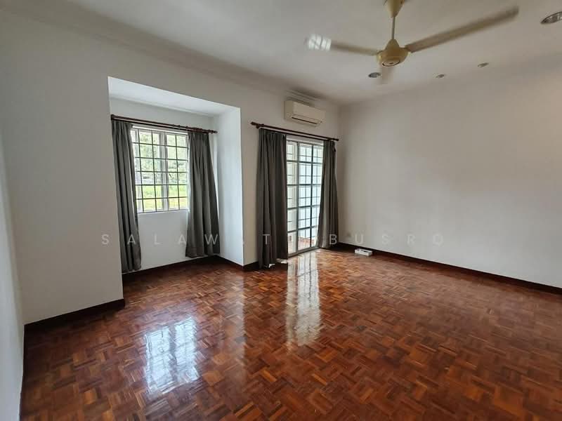 Rumah Teres 2-Tingkat untuk Dijual di Kota Kemuning (Shah Alam) - Salawati Busro - Living Room - PropertyGuru.com.my