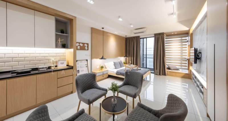 Kediaman Servis untuk Dijual di Setia Sky 88 - Lawrence Teh - Bedroom - PropertyGuru.com.my