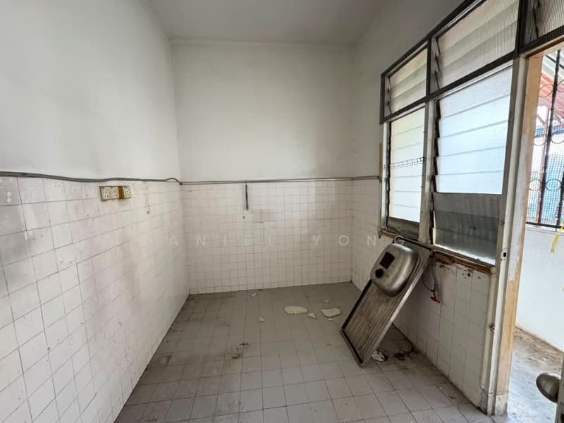 Rumah Teres 2-Tingkat untuk Dijual di Taman Molek (Johor Bahru) - Daniel Yong - PropertyGuru.com.my