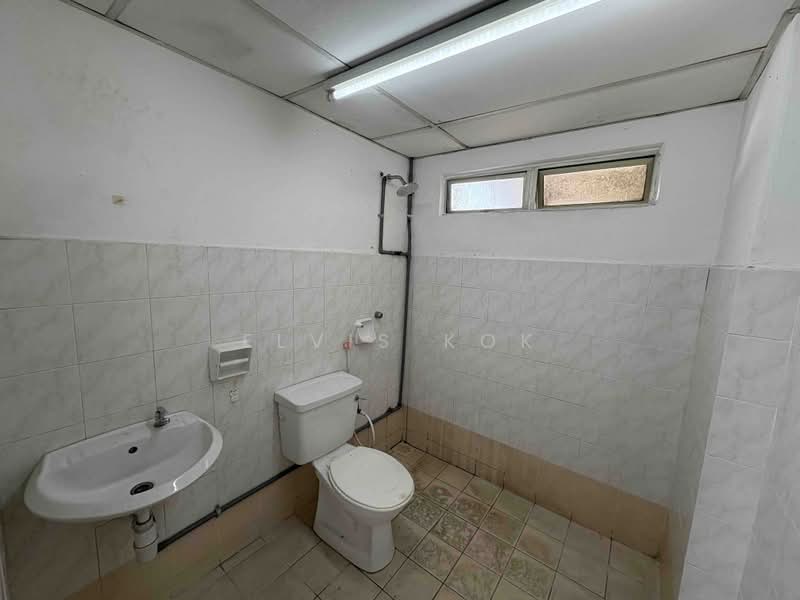 Pangsapuri untuk Dijual di Suria Kipark Damansara - Elvis Kok - Bathroom - PropertyGuru.com.my