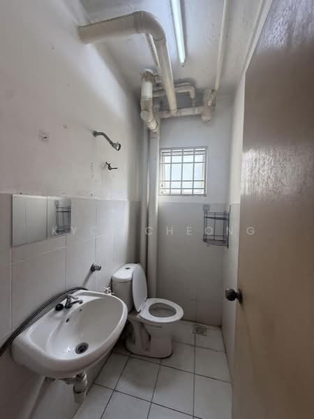 Apartment for Sale at Teratai Apartment @ Taman Sutera - Kyce Cheong - Bathroom - PropertyGuru.com.my