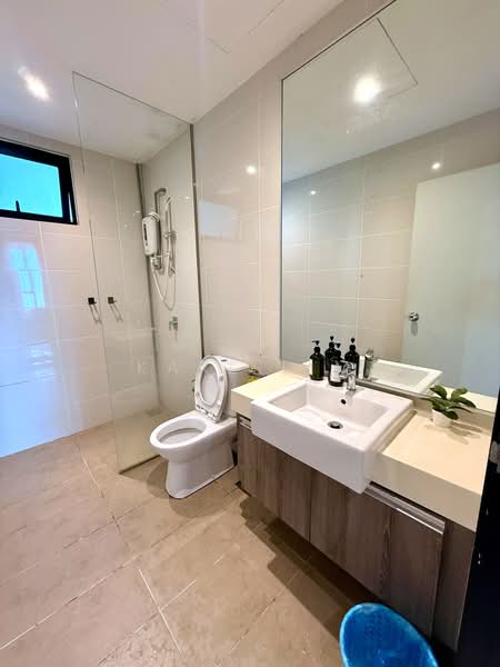 Service Residence for Sale at Southkey Mosaic - Karl Lim - Bathroom - PropertyGuru.com.my