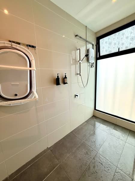 Service Residence for Sale at Southkey Mosaic - Karl Lim - Bathroom - PropertyGuru.com.my