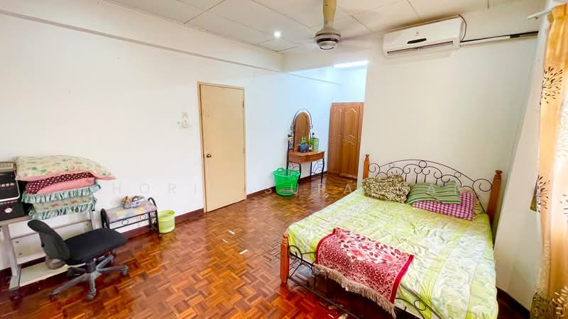 Rumah Teres 2-Tingkat untuk Dijual di Seksyen 8 (Kota Damansara) - Thoriq Suparman - Bedroom - PropertyGuru.com.my