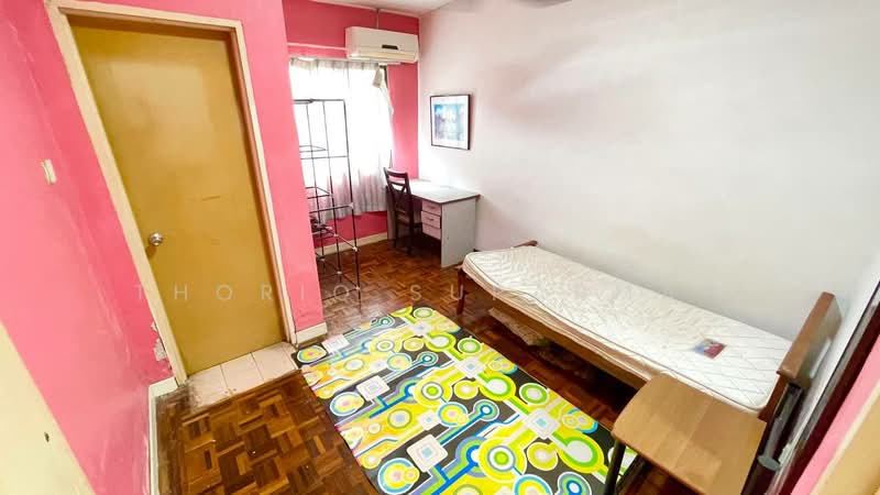 Rumah Teres 2-Tingkat untuk Dijual di Seksyen 8 (Kota Damansara) - Thoriq Suparman - Bedroom - PropertyGuru.com.my