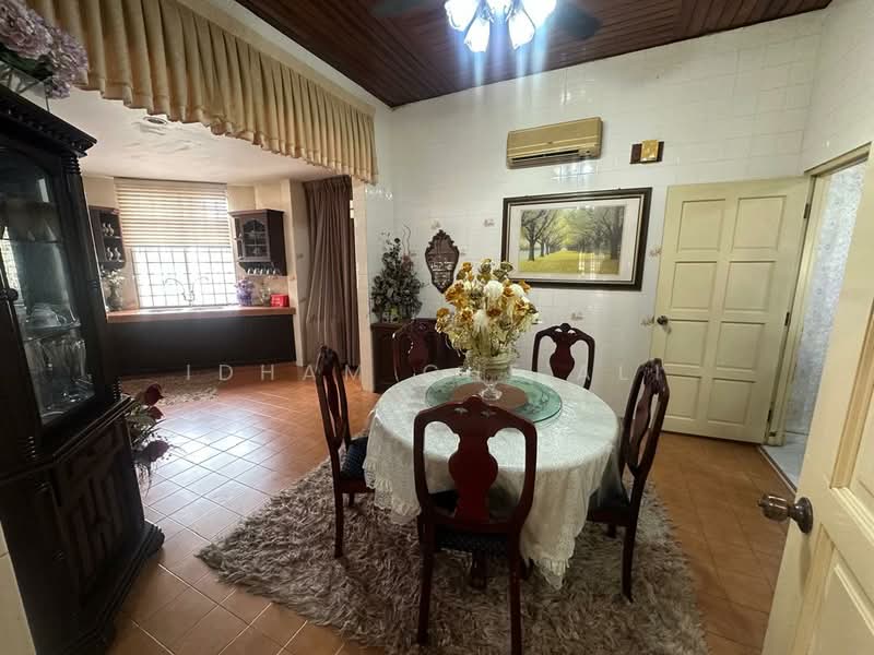 Bungalow House for Sale in Kubang Buaya (Kuantan) - Idham Che'Ali - Dining Room - PropertyGuru.com.my