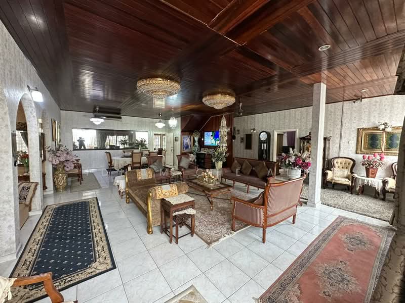 Bungalow House for Sale in Kubang Buaya (Kuantan) - Idham Che'Ali - Living Room - PropertyGuru.com.my