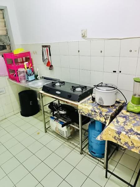 Pangsapuri untuk Disewa di Pusat Komersial Seksyen 7 - Erin Yusof - Kitchen - PropertyGuru.com.my