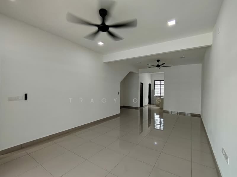 Rumah Teres 2-Tingkat untuk Disewa di Bandar Dato Onn (Tebrau) - Tracy Ong - Living Room - PropertyGuru.com.my