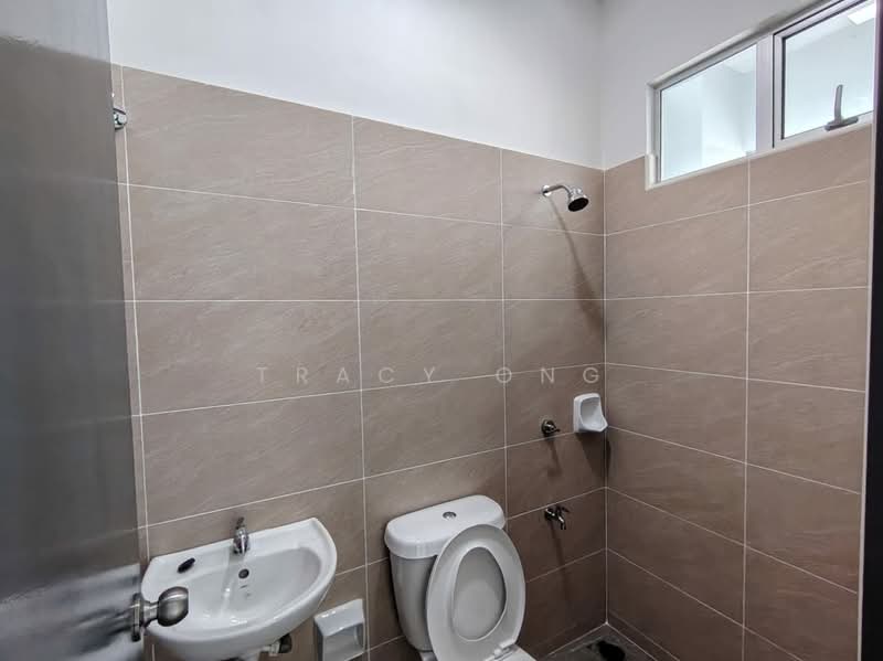 Rumah Teres 2-Tingkat untuk Disewa di Bandar Dato Onn (Tebrau) - Tracy Ong - Bathroom - PropertyGuru.com.my