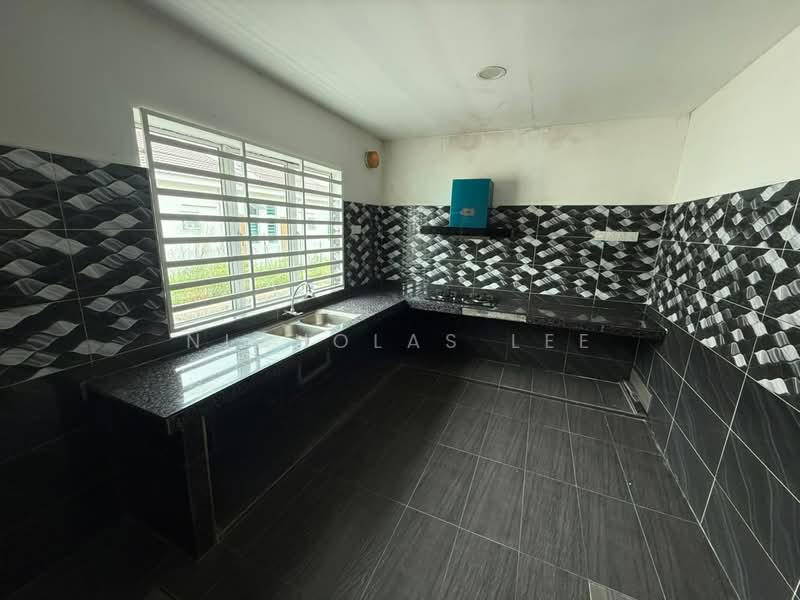 1-storey Terraced House for Rent in Lahat (Perak) - Nicholas Lee - Kitchen - PropertyGuru.com.my