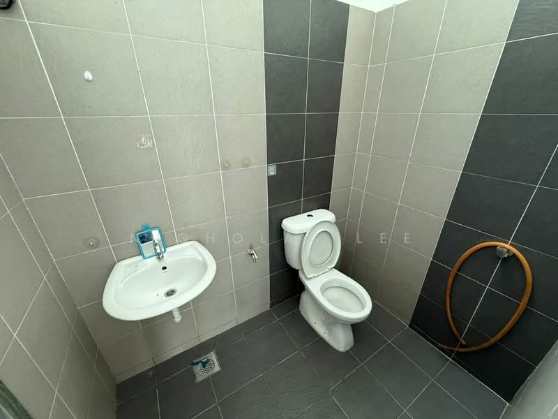 1-storey Terraced House for Rent in Lahat (Perak) - Nicholas Lee - Bathroom - PropertyGuru.com.my
