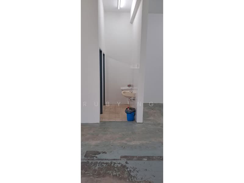Shop / Office for Rent in Klang (Selangor) - Ruby Ng - Bathroom - PropertyGuru.com.my