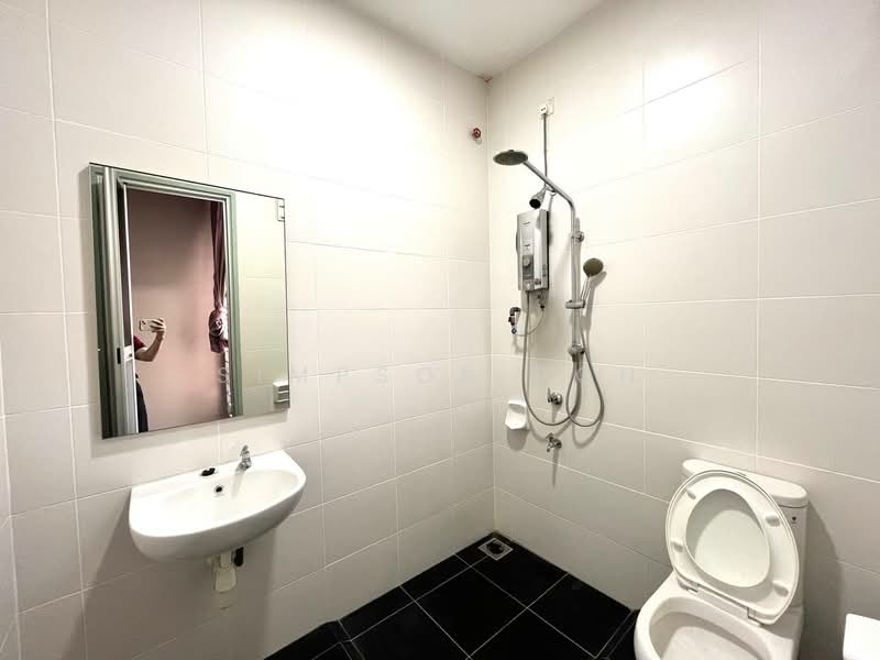 Cluster House for Sale in Setia Tropika (Johor Bahru) - Simpson Poh - Bathroom - PropertyGuru.com.my