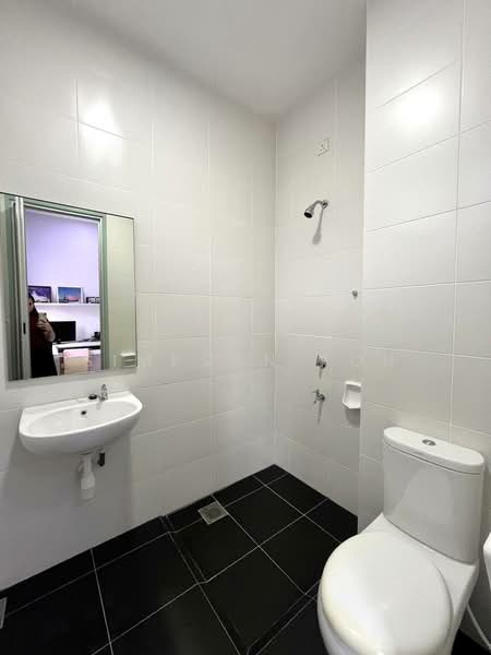 Cluster House for Sale in Setia Tropika (Johor Bahru) - Simpson Poh - Bathroom - PropertyGuru.com.my