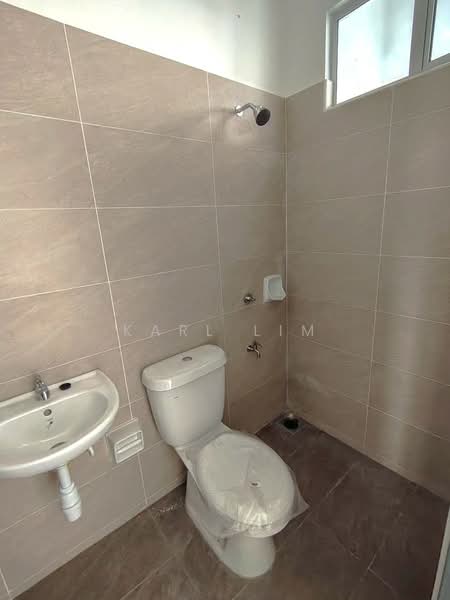 2-storey Terraced House for Sale in Bandar Dato Onn (Tebrau) - Karl Lim - Bathroom - PropertyGuru.com.my