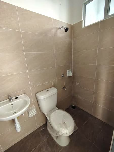 2-storey Terraced House for Sale in Bandar Dato Onn (Tebrau) - Karl Lim - Bathroom - PropertyGuru.com.my