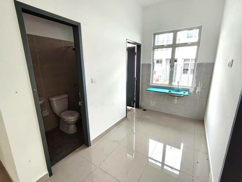 2-storey Terraced House for Sale in Bandar Dato Onn (Tebrau) - Karl Lim - Bathroom - PropertyGuru.com.my