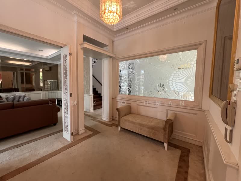 Rumah Berkembar untuk Dijual di Saujana (Selangor) - Edmizi Othman - Entrance - PropertyGuru.com.my