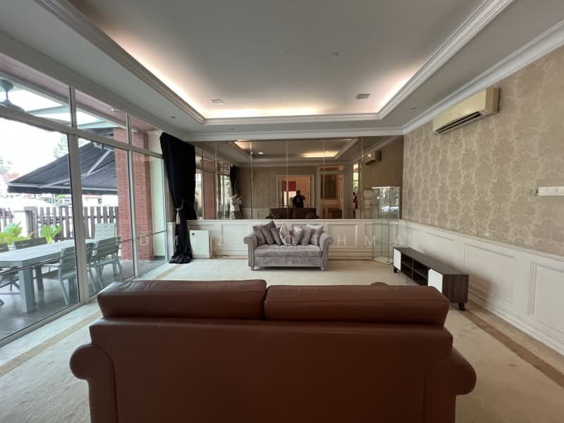 Rumah Berkembar untuk Dijual di Saujana (Selangor) - Edmizi Othman - Living Room - PropertyGuru.com.my