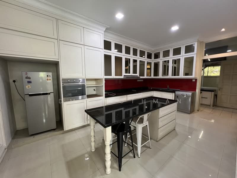 Rumah Berkembar untuk Dijual di Saujana (Selangor) - Edmizi Othman - Kitchen - PropertyGuru.com.my