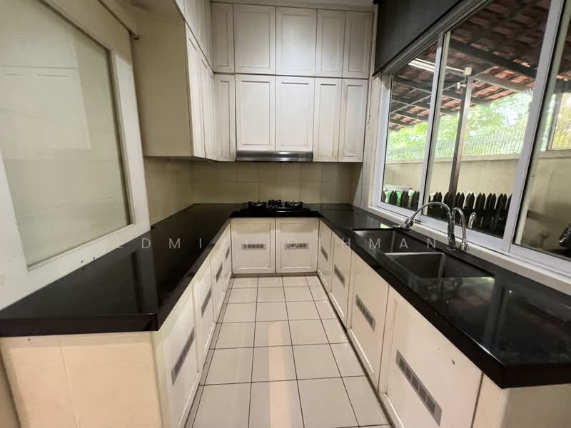Rumah Berkembar untuk Dijual di Saujana (Selangor) - Edmizi Othman - Kitchen - PropertyGuru.com.my