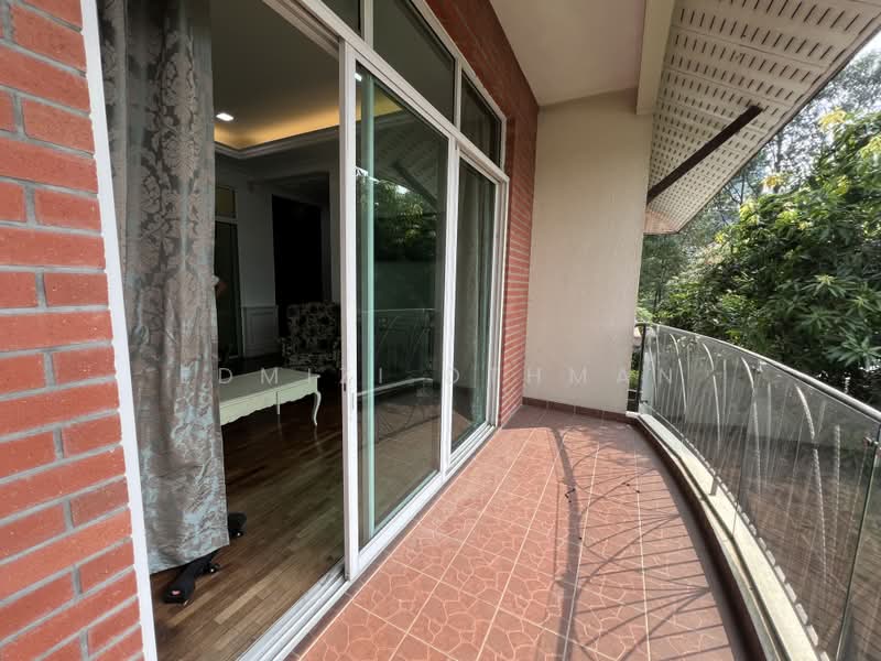 Rumah Berkembar untuk Dijual di Saujana (Selangor) - Edmizi Othman - Balcony - PropertyGuru.com.my