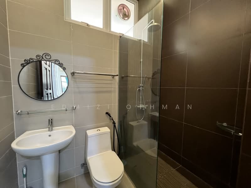 Rumah Berkembar untuk Dijual di Saujana (Selangor) - Edmizi Othman - Bathroom - PropertyGuru.com.my